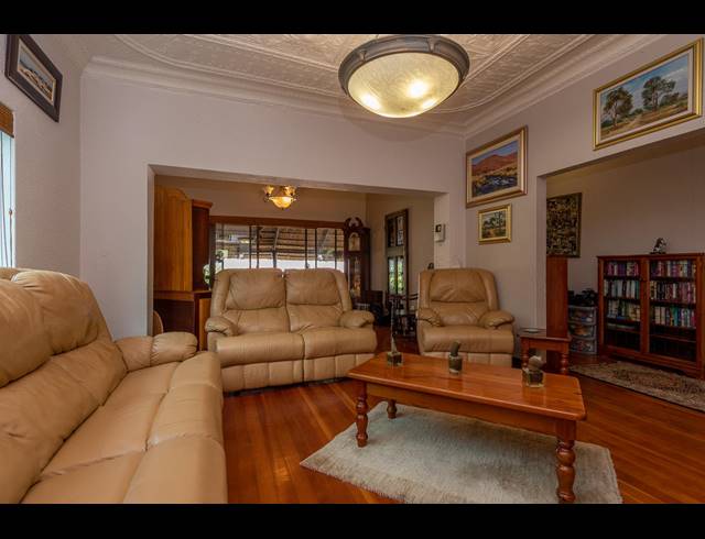 3 BEDROOM FREEHOLD FOR SALE IN KENSINGTON